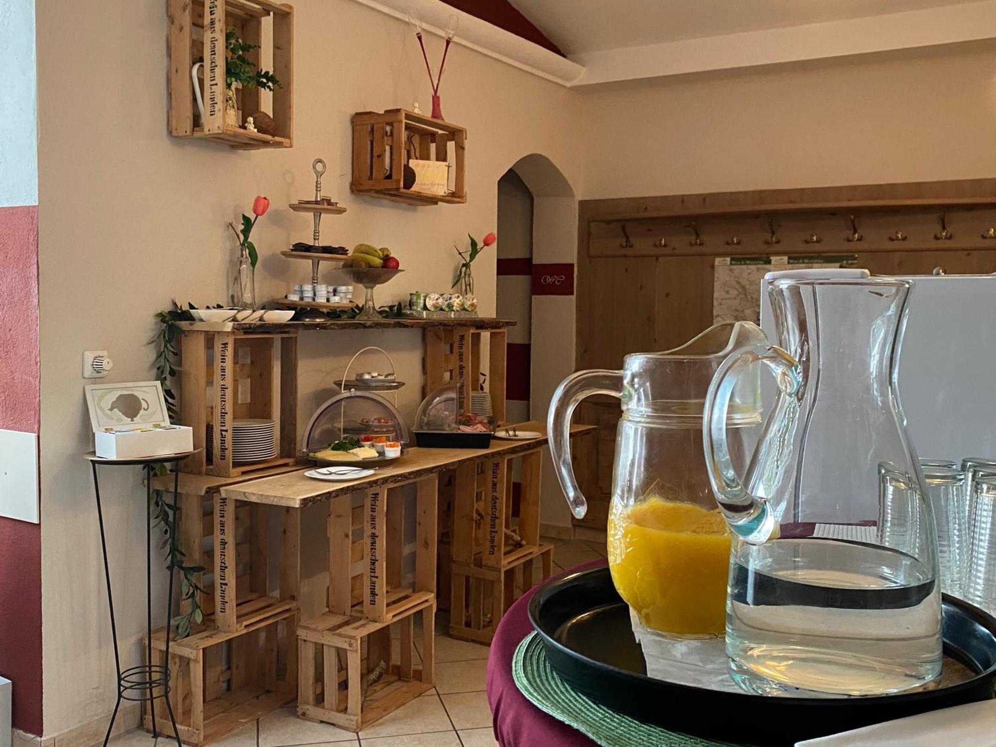 Hotel Weinstube Am Markt Gerolzhofen Екстер'єр фото